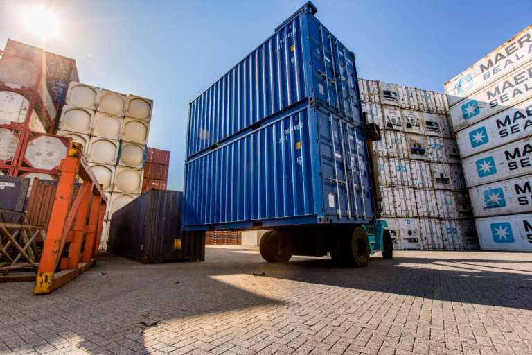 Buy a shipping container in South Africa Containers